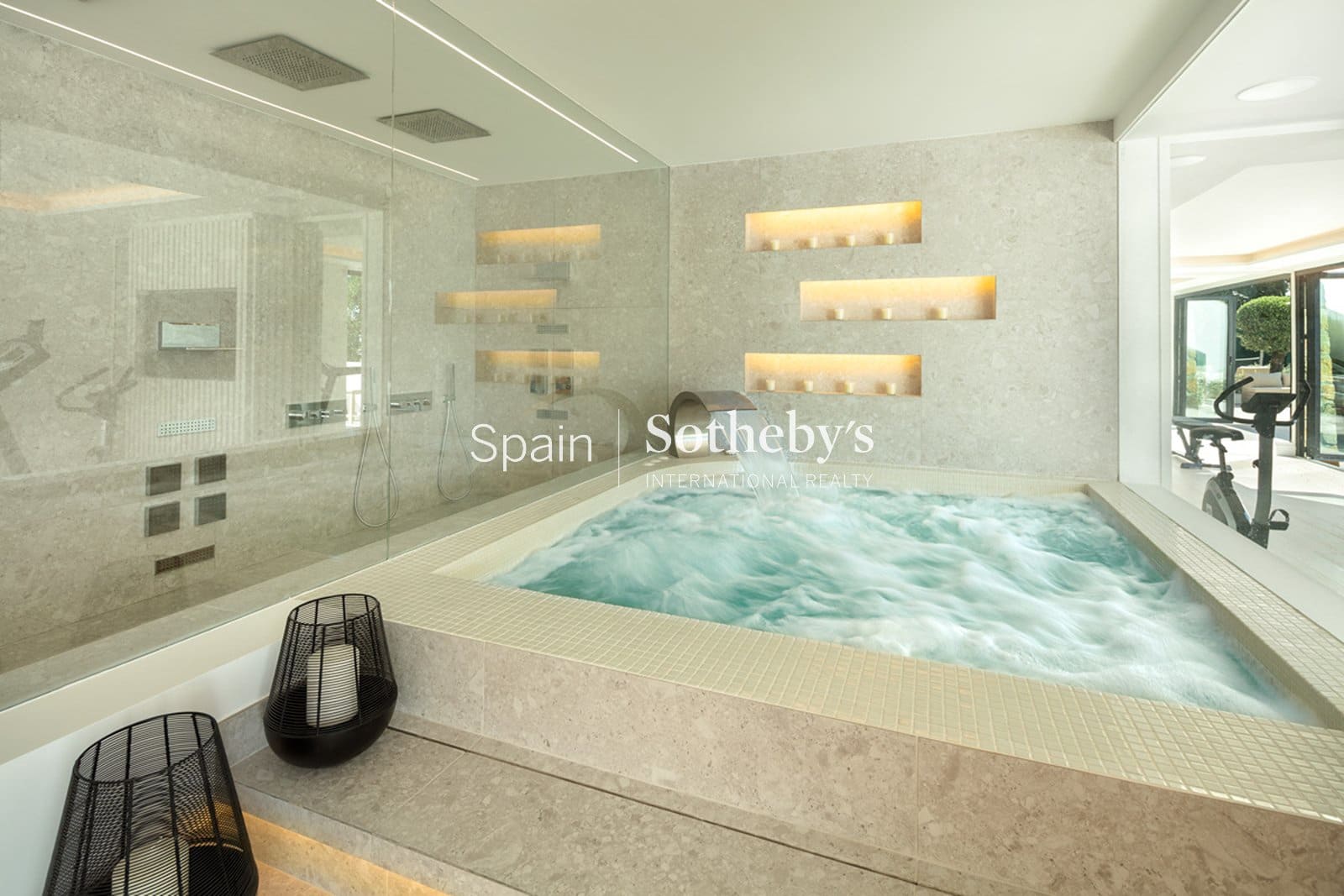 5 quarto Moradia para venda em Nueva Andalucia com piscina garagem - 10 950 000 € (Ref: 9611993)