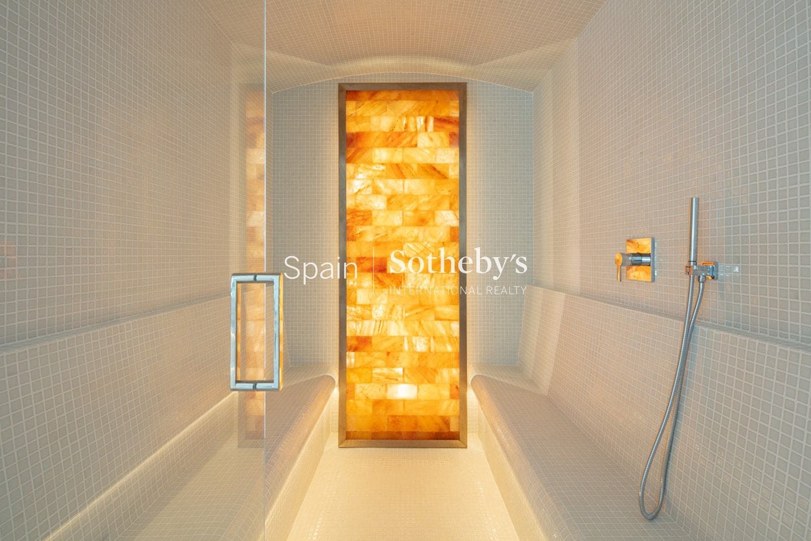 5 quarto Moradia para venda em Nueva Andalucia com piscina garagem - 10 950 000 € (Ref: 9611993)