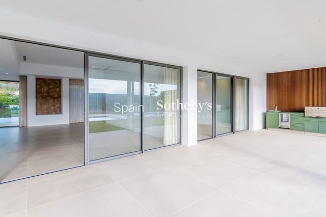 5 bedroom Villa for sale in Sotogrande Alto, San Roque with pool garage - € 5,400,000 (Ref: 9611994)