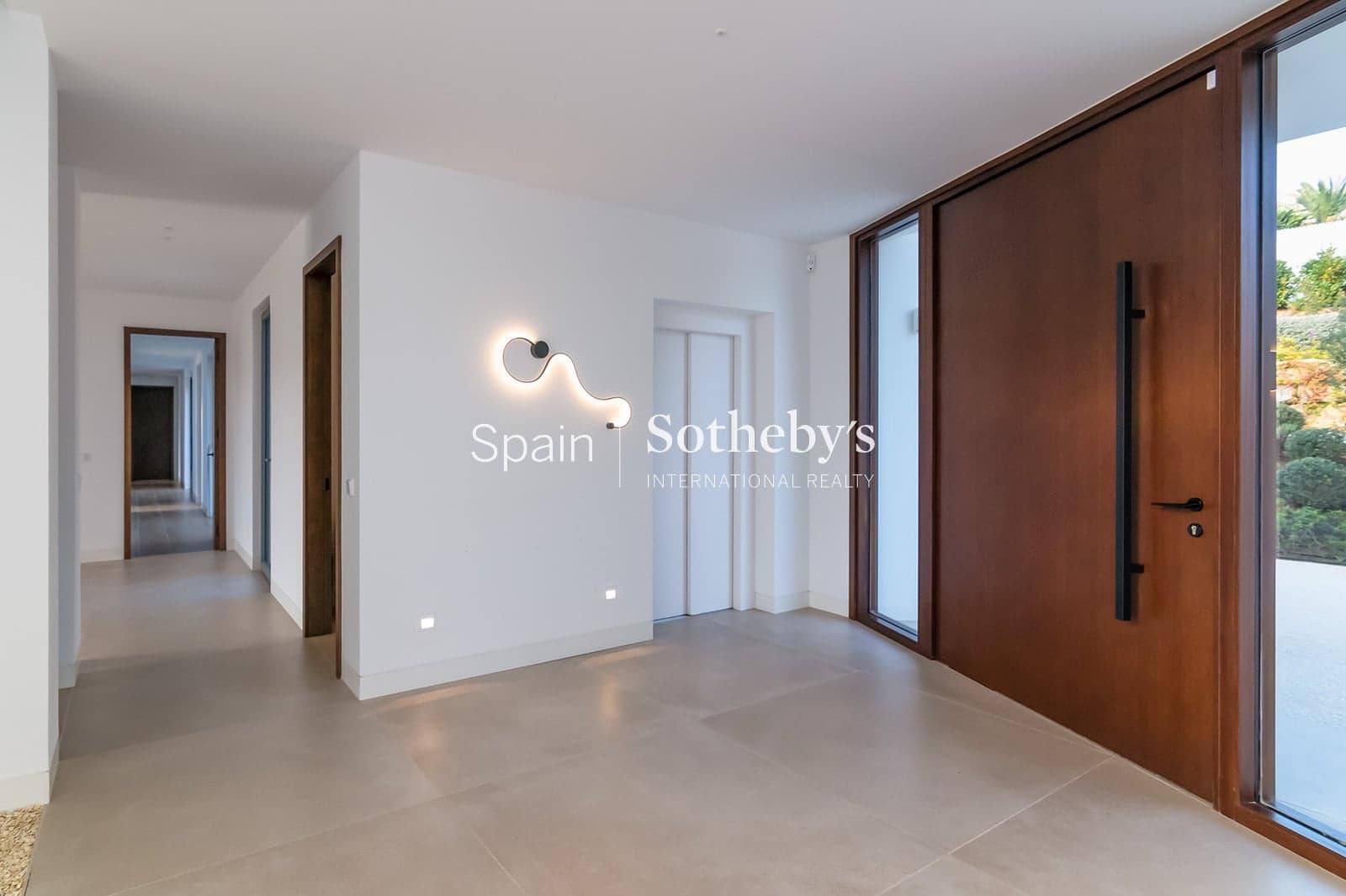 5 bedroom Villa for sale in Sotogrande with pool garage - € 5,400,000 (Ref: 9611994)