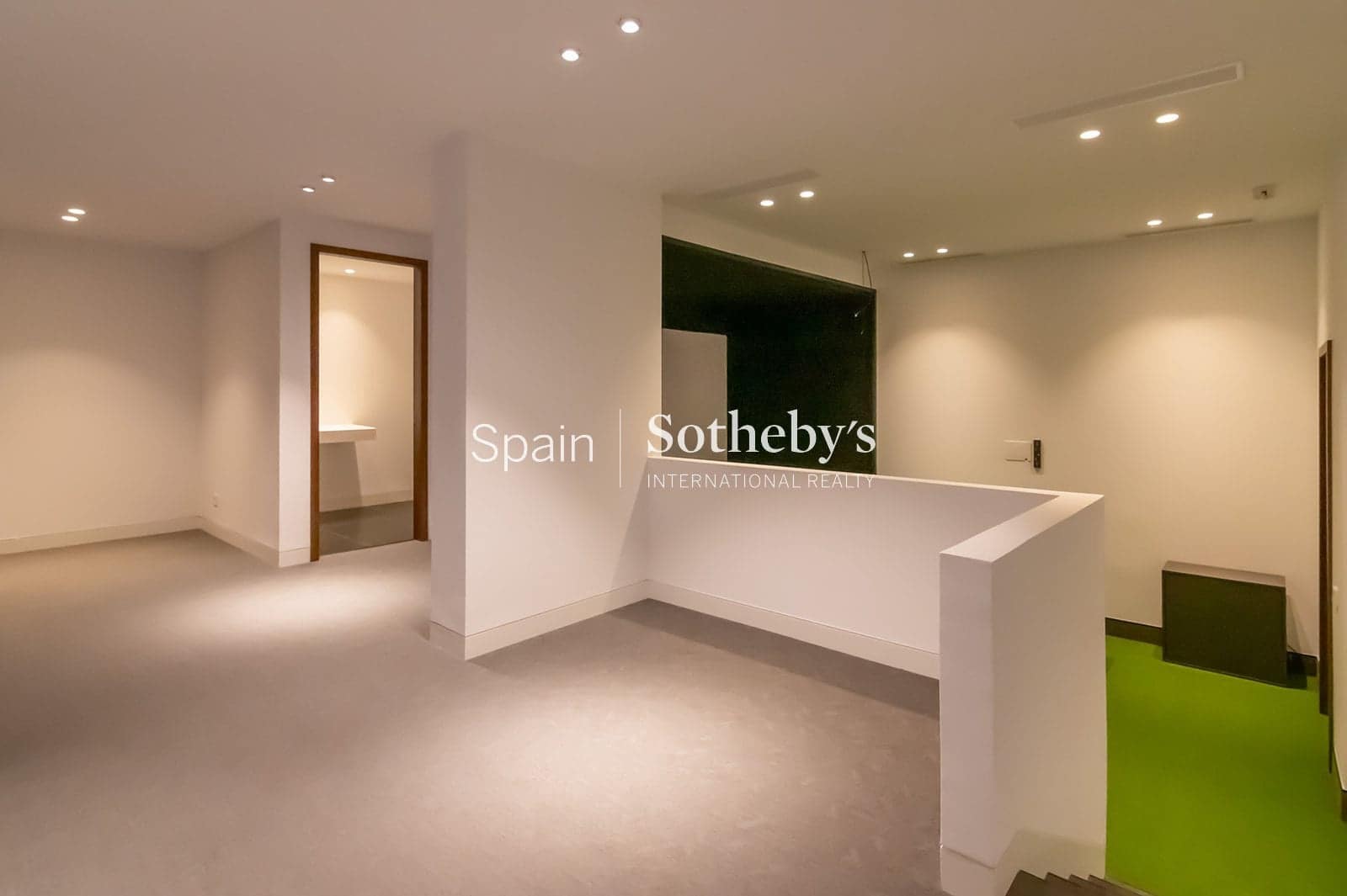 5 bedroom Villa for sale in Sotogrande with pool garage - € 5,400,000 (Ref: 9611994)