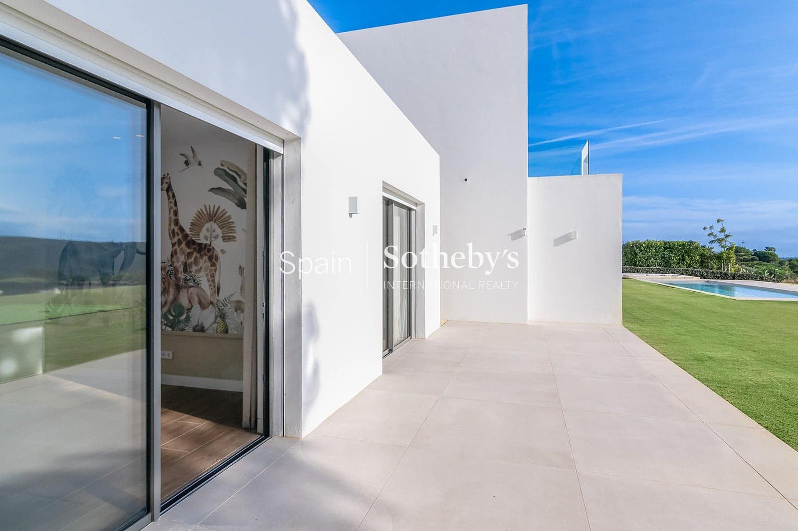 5 bedroom Villa for sale in Sotogrande with pool garage - € 5,400,000 (Ref: 9611994)