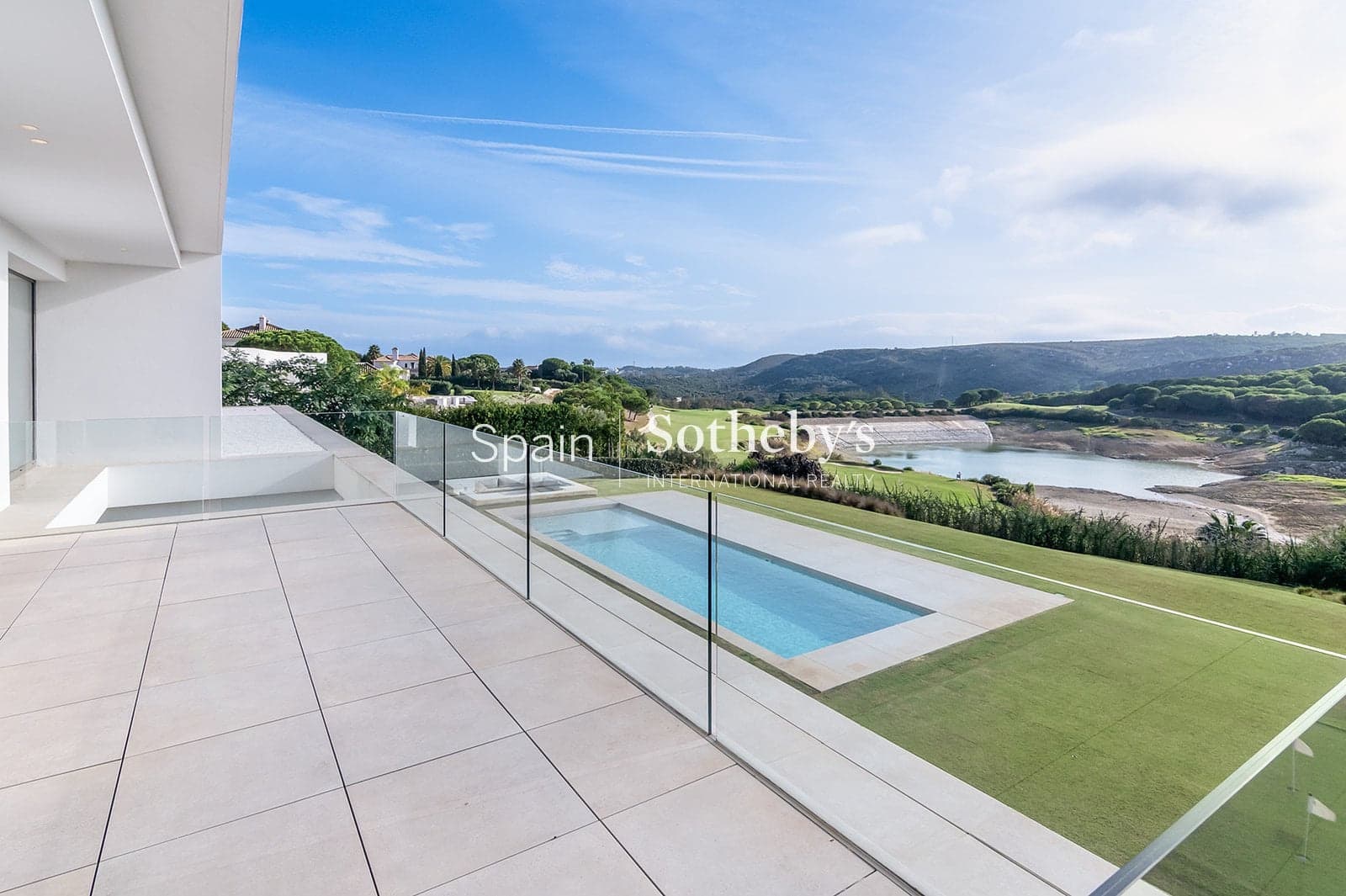 5 bedroom Villa for sale in Sotogrande with pool garage - € 5,400,000 (Ref: 9611994)