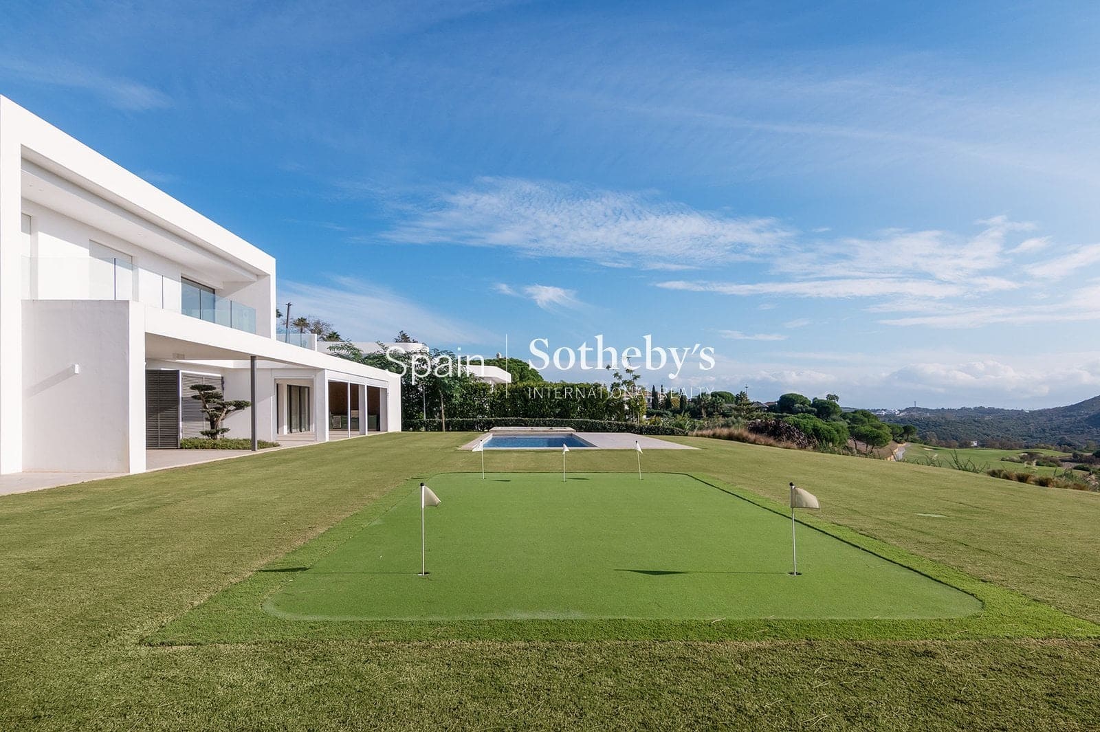 5 bedroom Villa for sale in Sotogrande with pool garage - € 5,400,000 (Ref: 9611994)