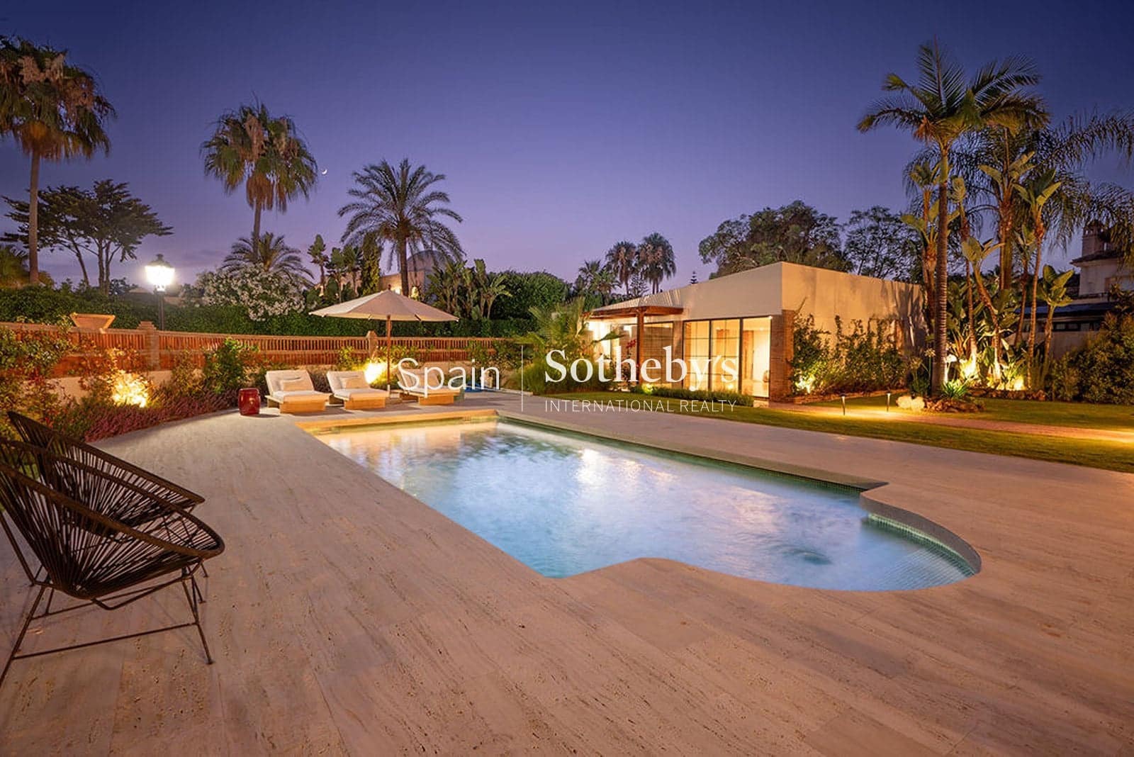 6 makuuhuone Huvila myytävänä paikassa Marbella mukana uima-altaan 
autotalli - 4 199 000 € (Ref: 9611995)