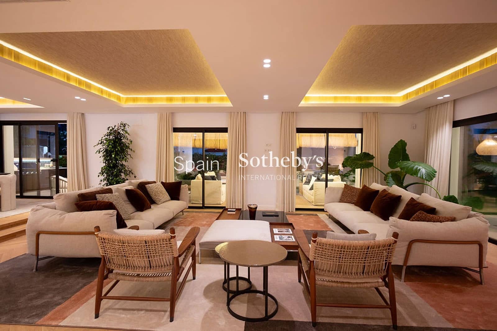 6 makuuhuone Huvila myytävänä paikassa Marbella mukana uima-altaan 
autotalli - 4 199 000 € (Ref: 9611995)