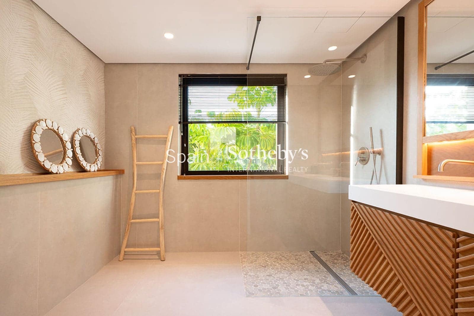 6 makuuhuone Huvila myytävänä paikassa Marbella mukana uima-altaan 
autotalli - 4 199 000 € (Ref: 9611995)