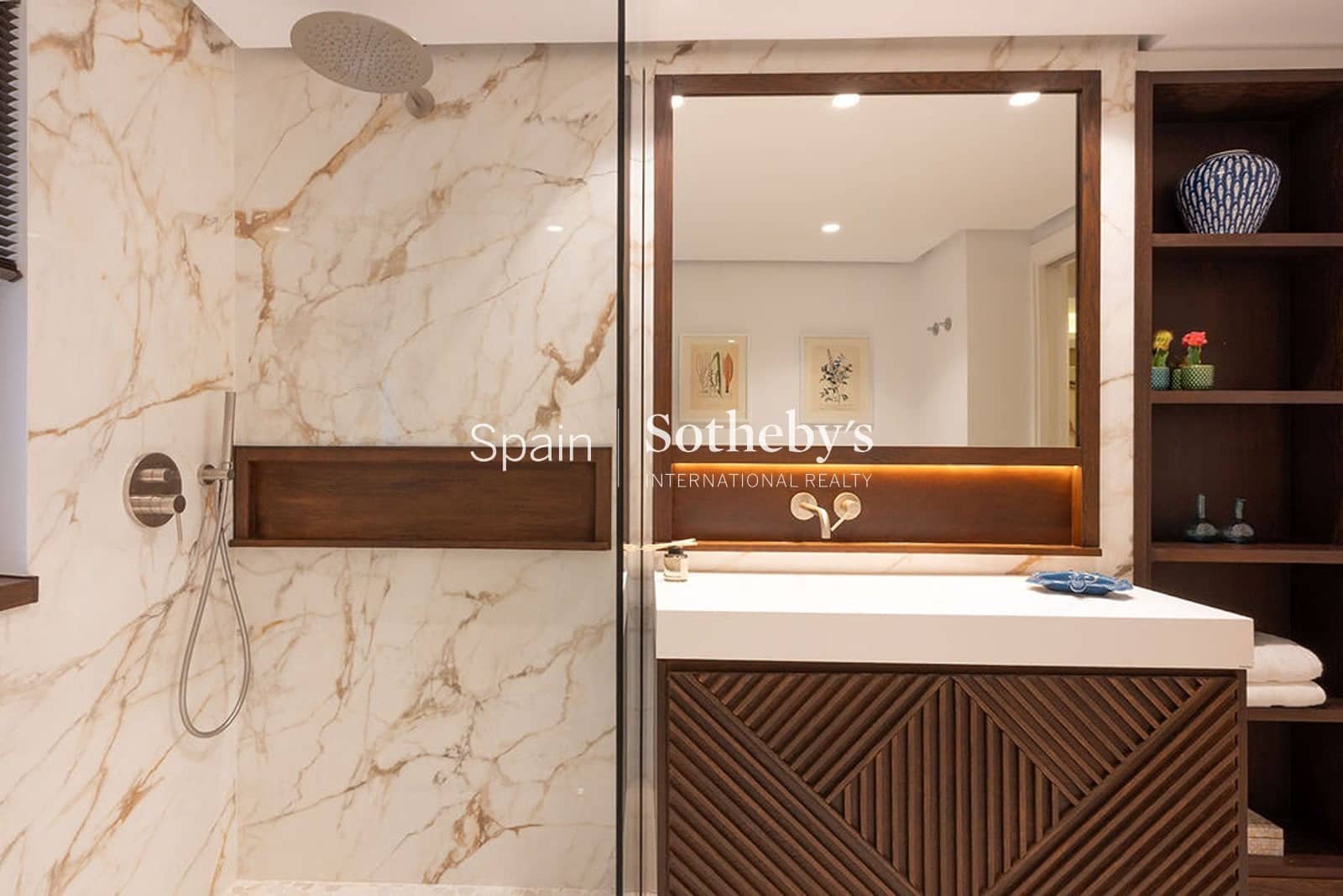 6 makuuhuone Huvila myytävänä paikassa Marbella mukana uima-altaan 
autotalli - 4 199 000 € (Ref: 9611995)