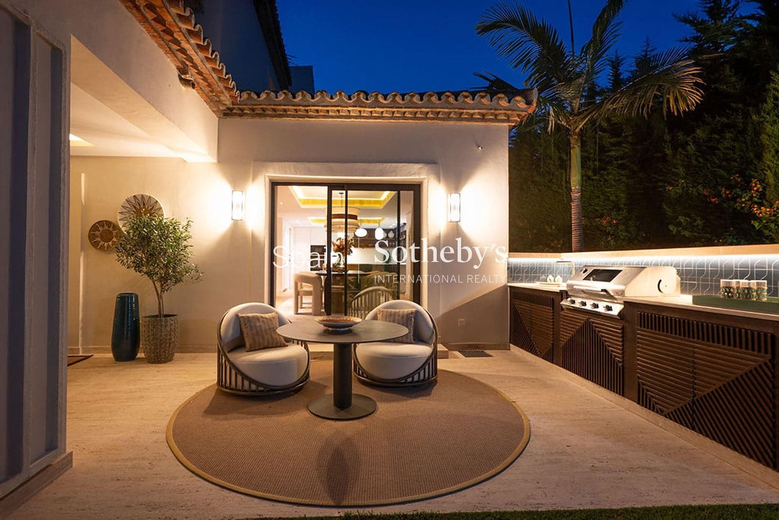 6 makuuhuone Huvila myytävänä paikassa Marbella mukana uima-altaan 
autotalli - 4 199 000 € (Ref: 9611995)