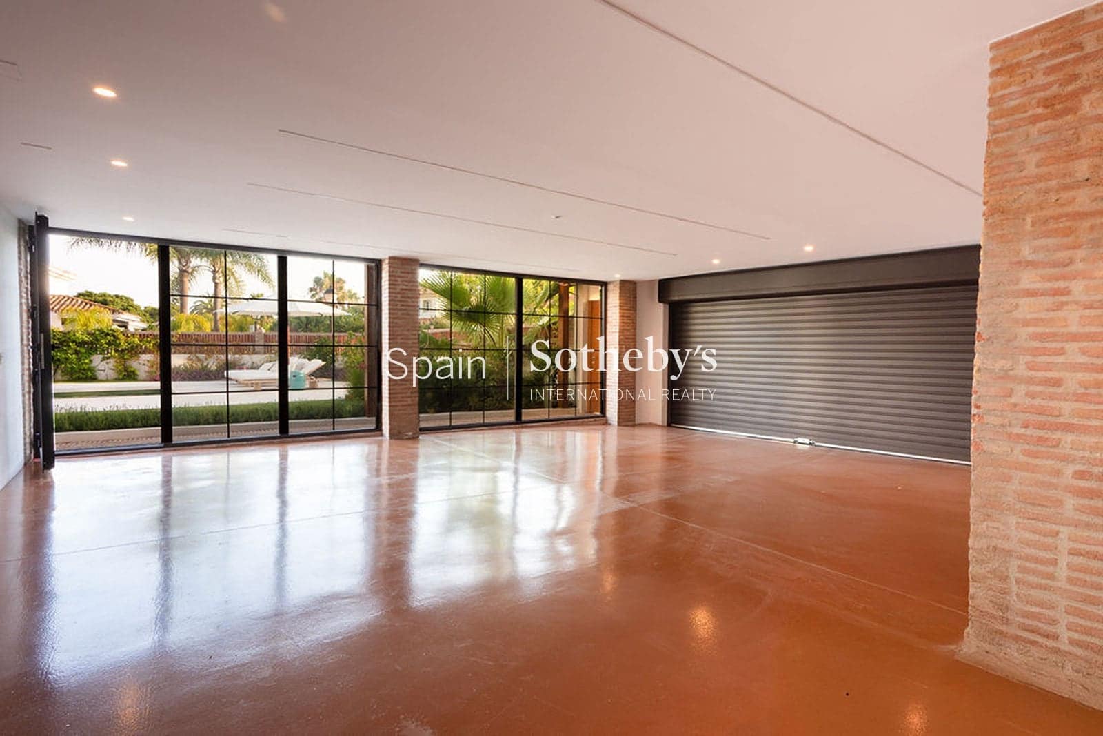 6 makuuhuone Huvila myytävänä paikassa Marbella mukana uima-altaan 
autotalli - 4 199 000 € (Ref: 9611995)