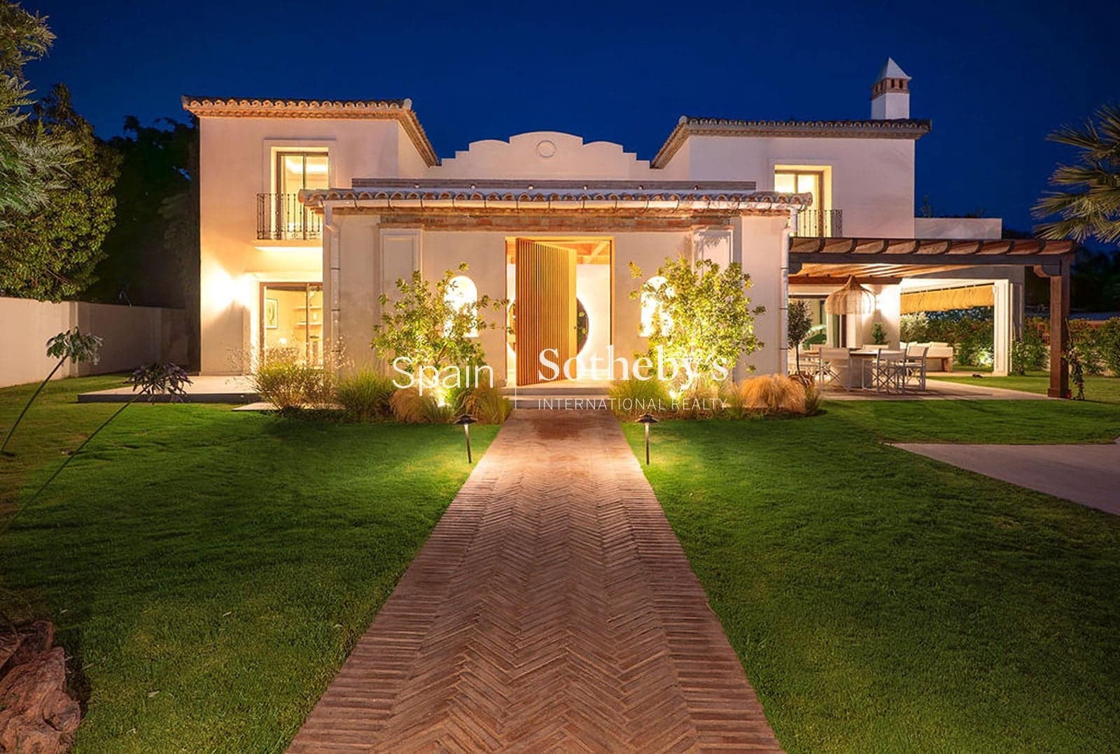 6 makuuhuone Huvila myytävänä paikassa Marbella mukana uima-altaan 
autotalli - 4 199 000 € (Ref: 9611995)