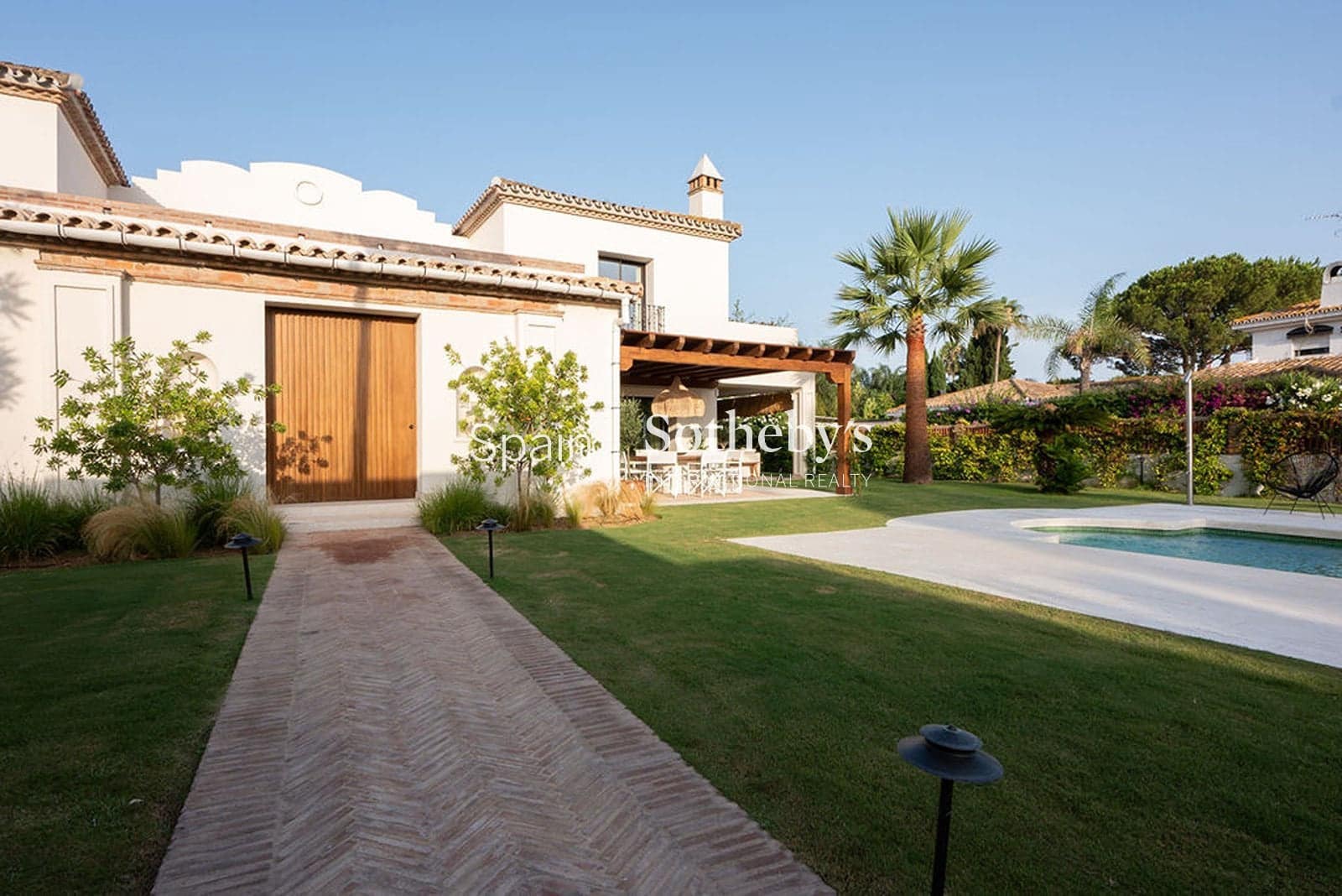 6 makuuhuone Huvila myytävänä paikassa Marbella mukana uima-altaan 
autotalli - 4 199 000 € (Ref: 9611995)