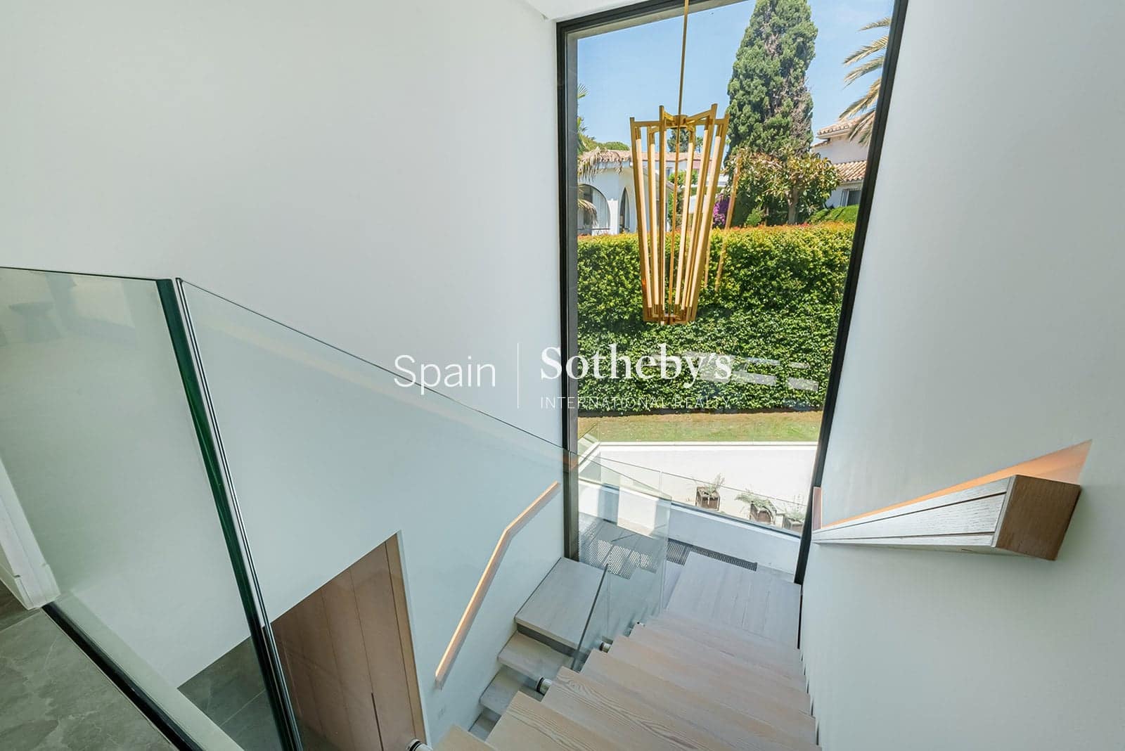 4 sovrum Villa till salu i Nueva Andalucia med pool garage - 3 900 000 € (Ref: 9611996)