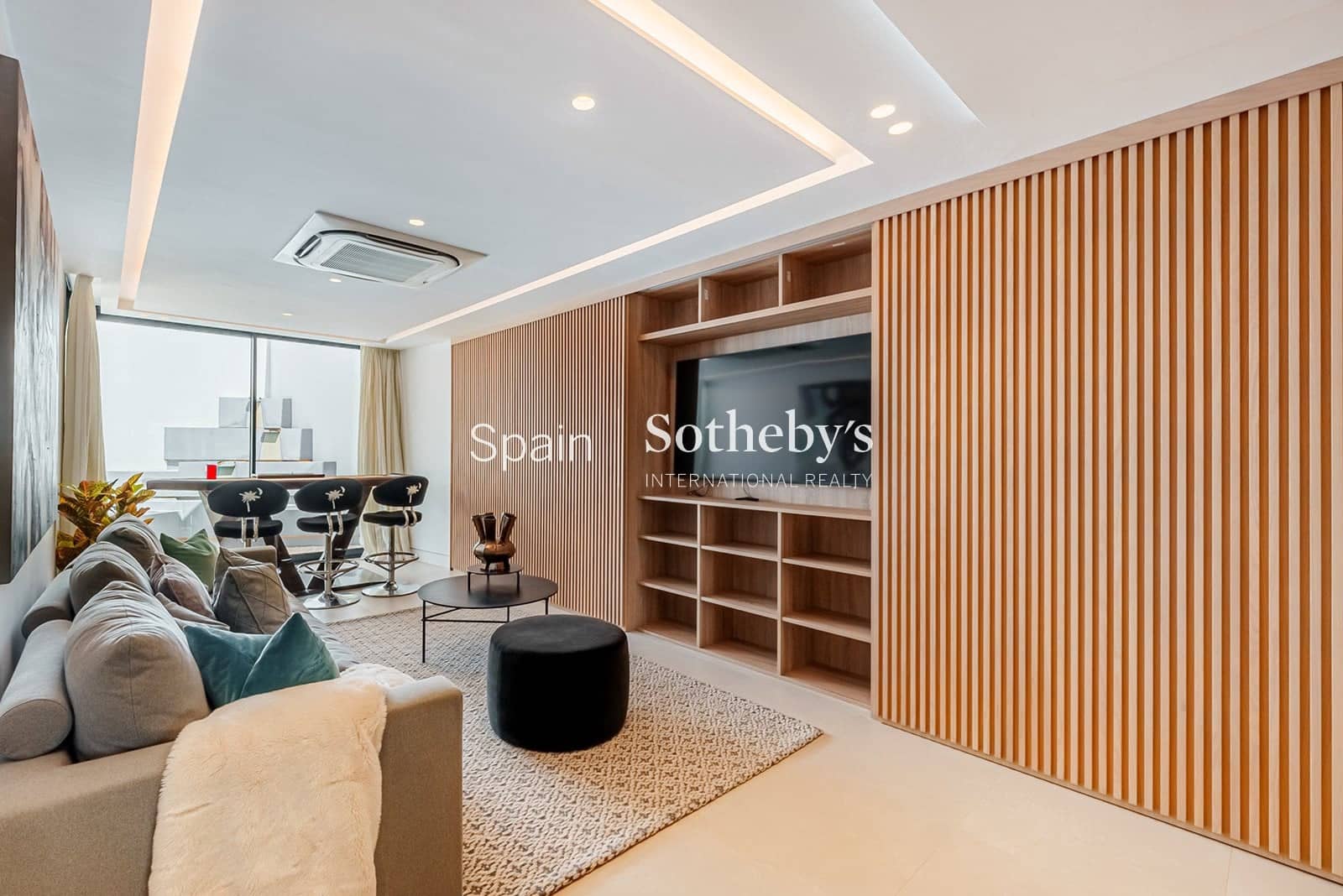 4 sovrum Villa till salu i Nueva Andalucia med pool garage - 3 900 000 € (Ref: 9611996)