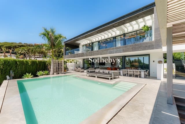 4 sovrum Villa till salu i Las Brisas, Marbella med pool garage - 3 900 000 € (Ref: 9611996)