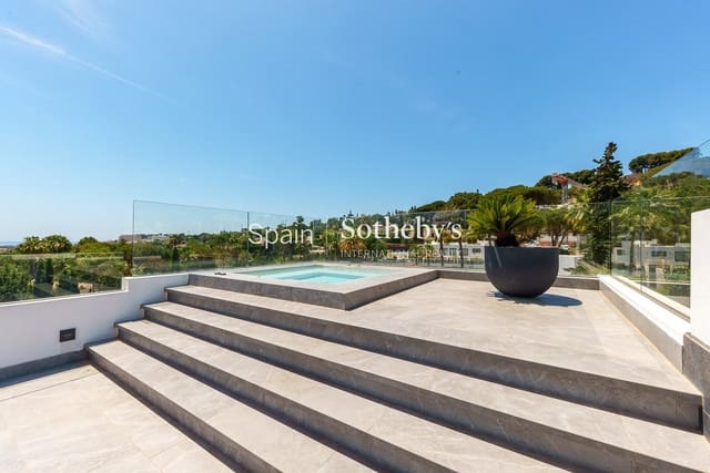4 sovrum Villa till salu i Las Brisas, Marbella med pool garage - 3 900 000 € (Ref: 9611996)