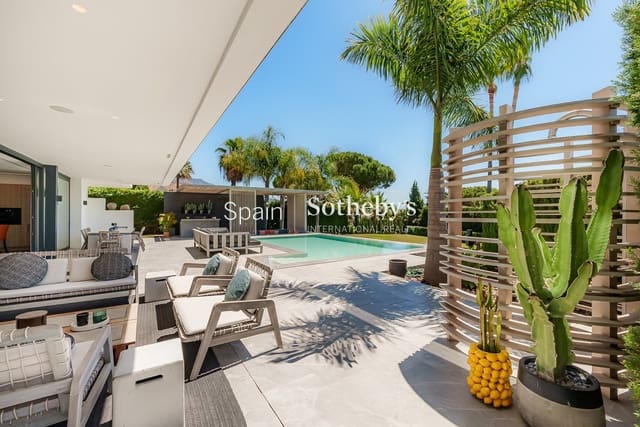 4 sovrum Villa till salu i Las Brisas, Marbella med pool garage - 3 900 000 € (Ref: 9611996)