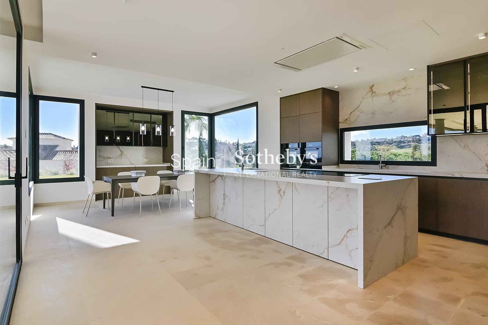 8 slaapkamer Villa te koop in Sotogrande met zwembad garage - € 6.975.000 (Ref: 9611997)