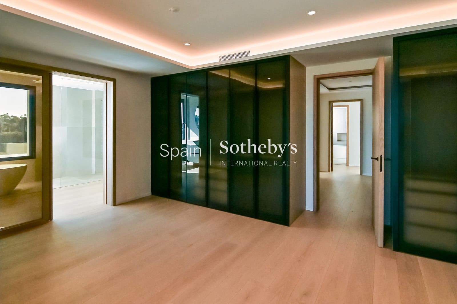 8 slaapkamer Villa te koop in Sotogrande met zwembad garage - € 6.975.000 (Ref: 9611997)