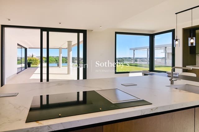 Chalet de 8 habitaciones en Sotogrande Alto, San Roque en venta con piscina garaje - 6.975.000 € (Ref: 9611997)