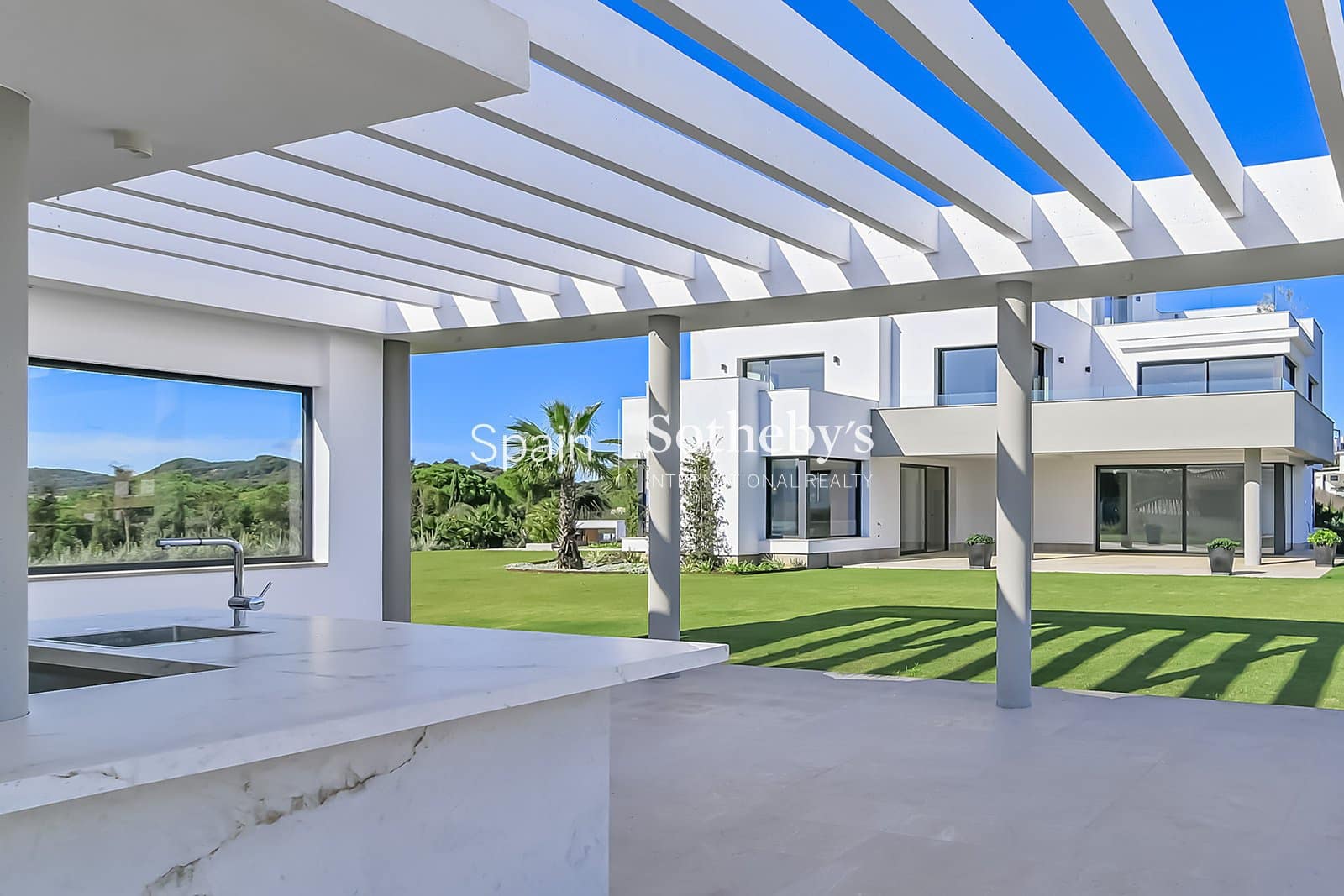 8 slaapkamer Villa te koop in Sotogrande met zwembad garage - € 6.975.000 (Ref: 9611997)