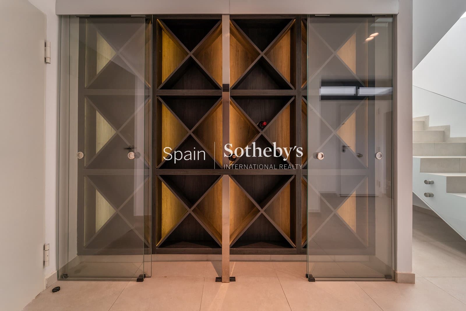 5 bedroom Villa for sale in Nueva Andalucia with pool garage - € 4,350,000 (Ref: 9611998)