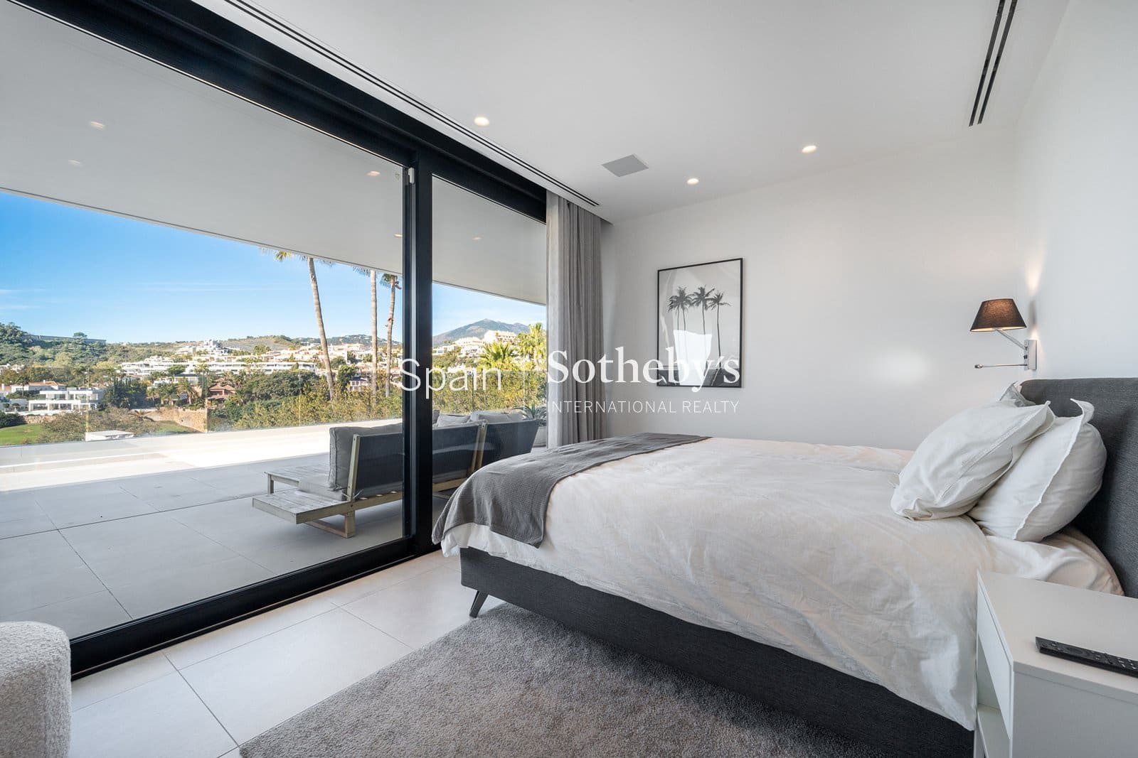 5 bedroom Villa for sale in Nueva Andalucia with pool garage - € 4,350,000 (Ref: 9611998)