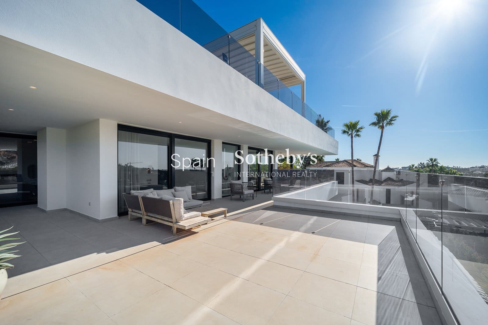 5 bedroom Villa for sale in Nueva Andalucia with pool garage - € 4,350,000 (Ref: 9611998)