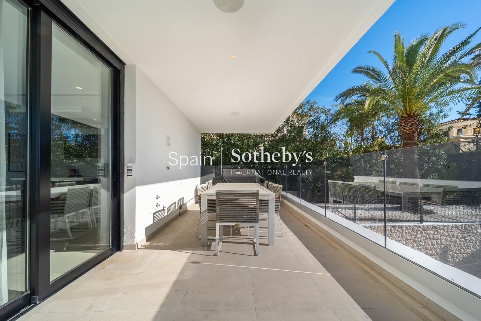 5 bedroom Villa for sale in Nueva Andalucia with pool garage - € 4,350,000 (Ref: 9611998)