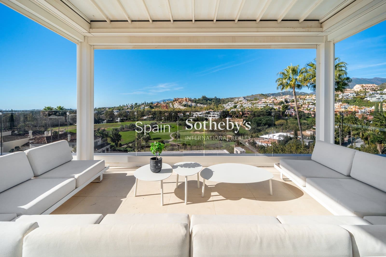 5 bedroom Villa for sale in Nueva Andalucia with pool garage - € 4,350,000 (Ref: 9611998)