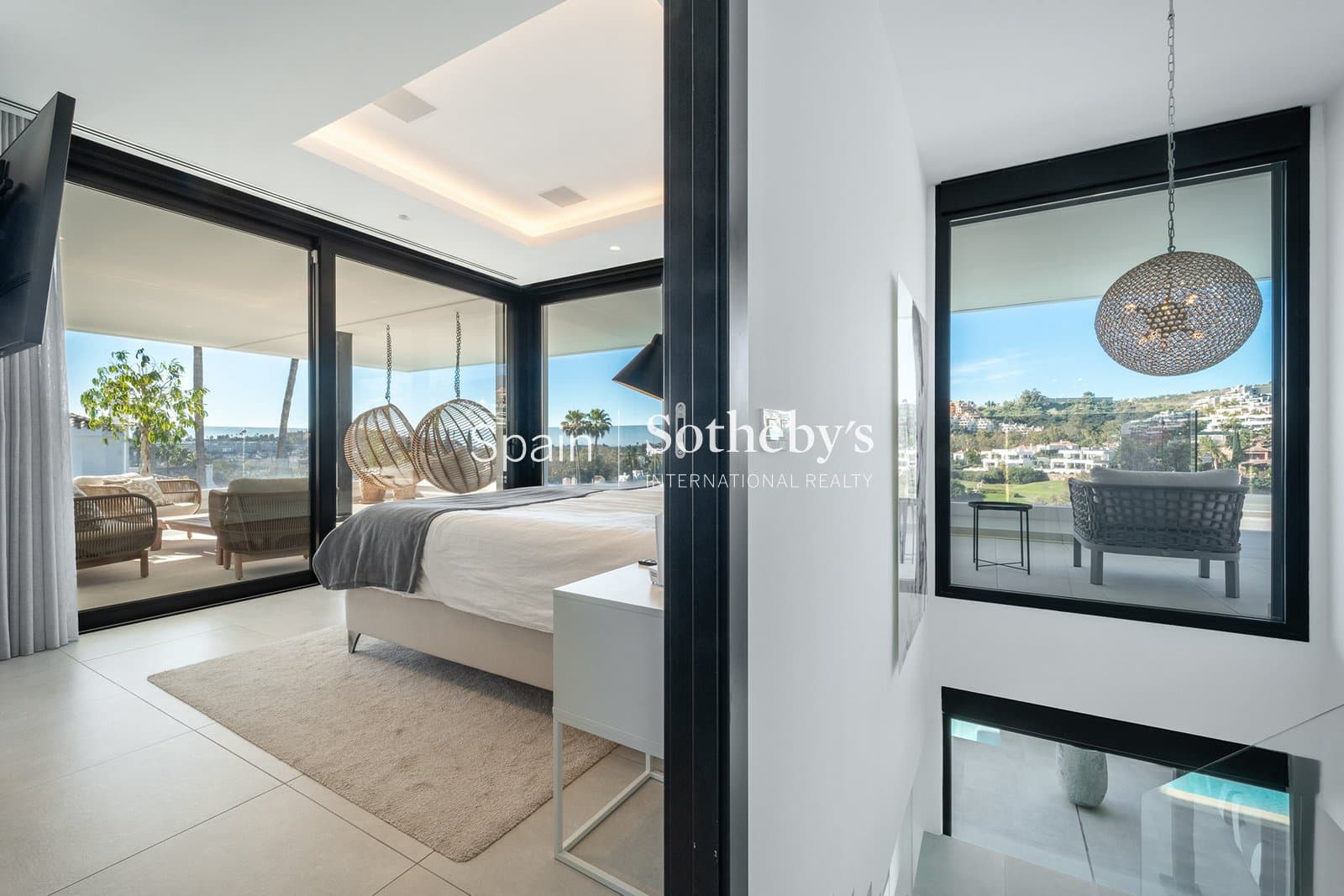 5 bedroom Villa for sale in Nueva Andalucia with pool garage - € 4,350,000 (Ref: 9611998)