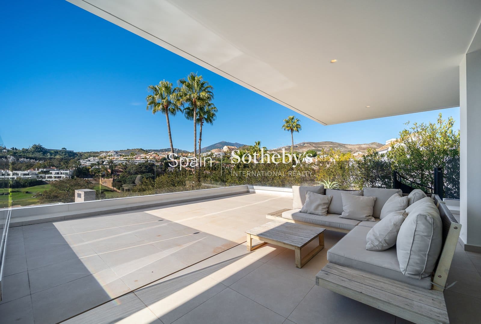 5 bedroom Villa for sale in Nueva Andalucia with pool garage - € 4,350,000 (Ref: 9611998)