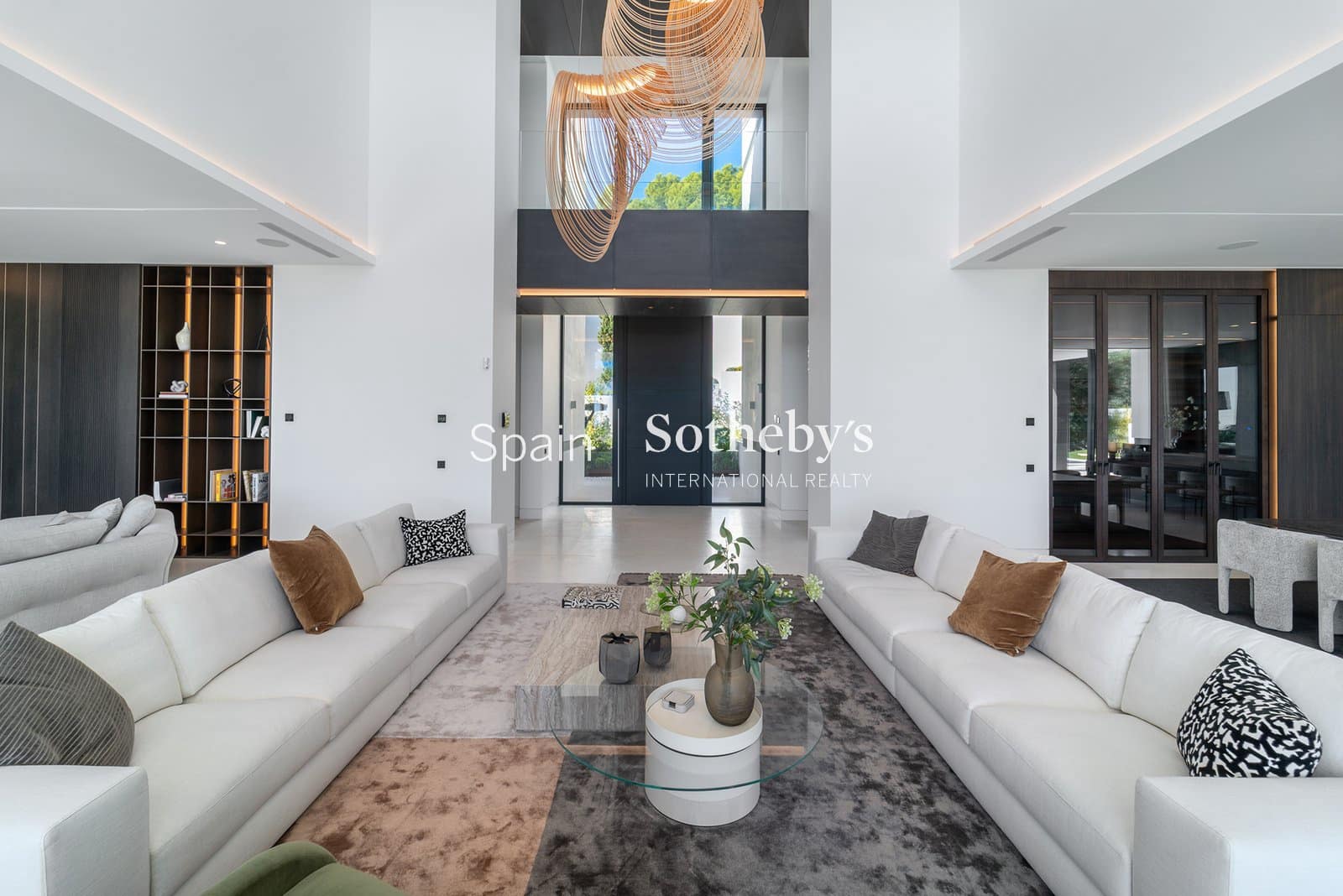 6 bedroom Villa for sale in Golden Mile with pool garage - € 14,950,000 (Ref: 9611999)