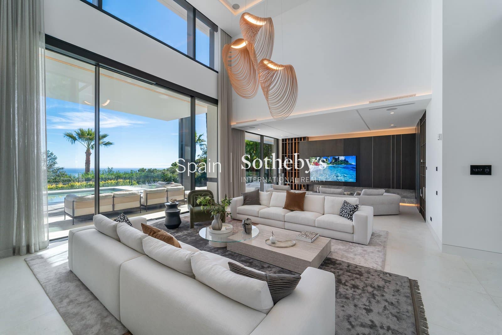 6 bedroom Villa for sale in Golden Mile with pool garage - € 14,950,000 (Ref: 9611999)