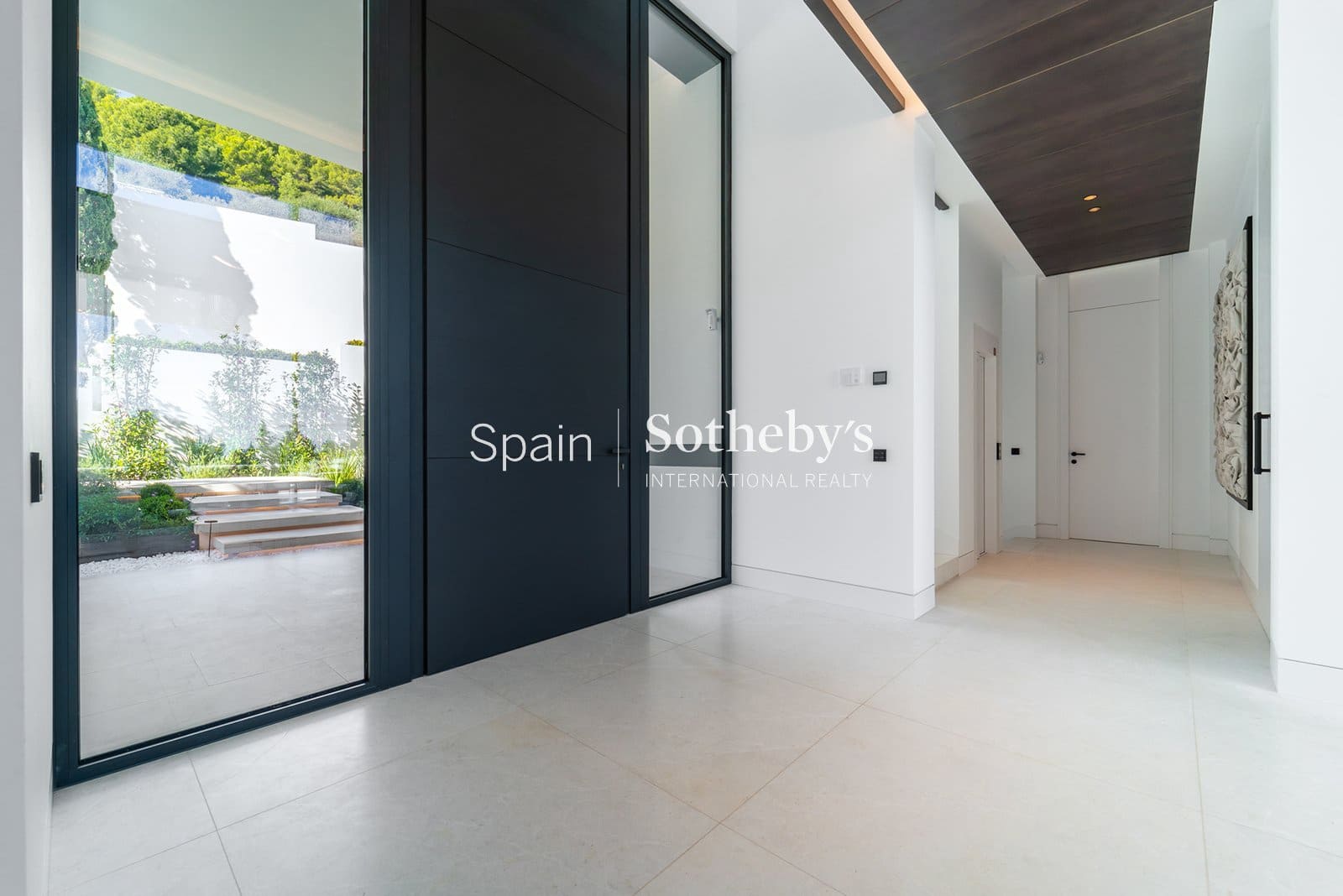 6 bedroom Villa for sale in Golden Mile with pool garage - € 14,950,000 (Ref: 9611999)