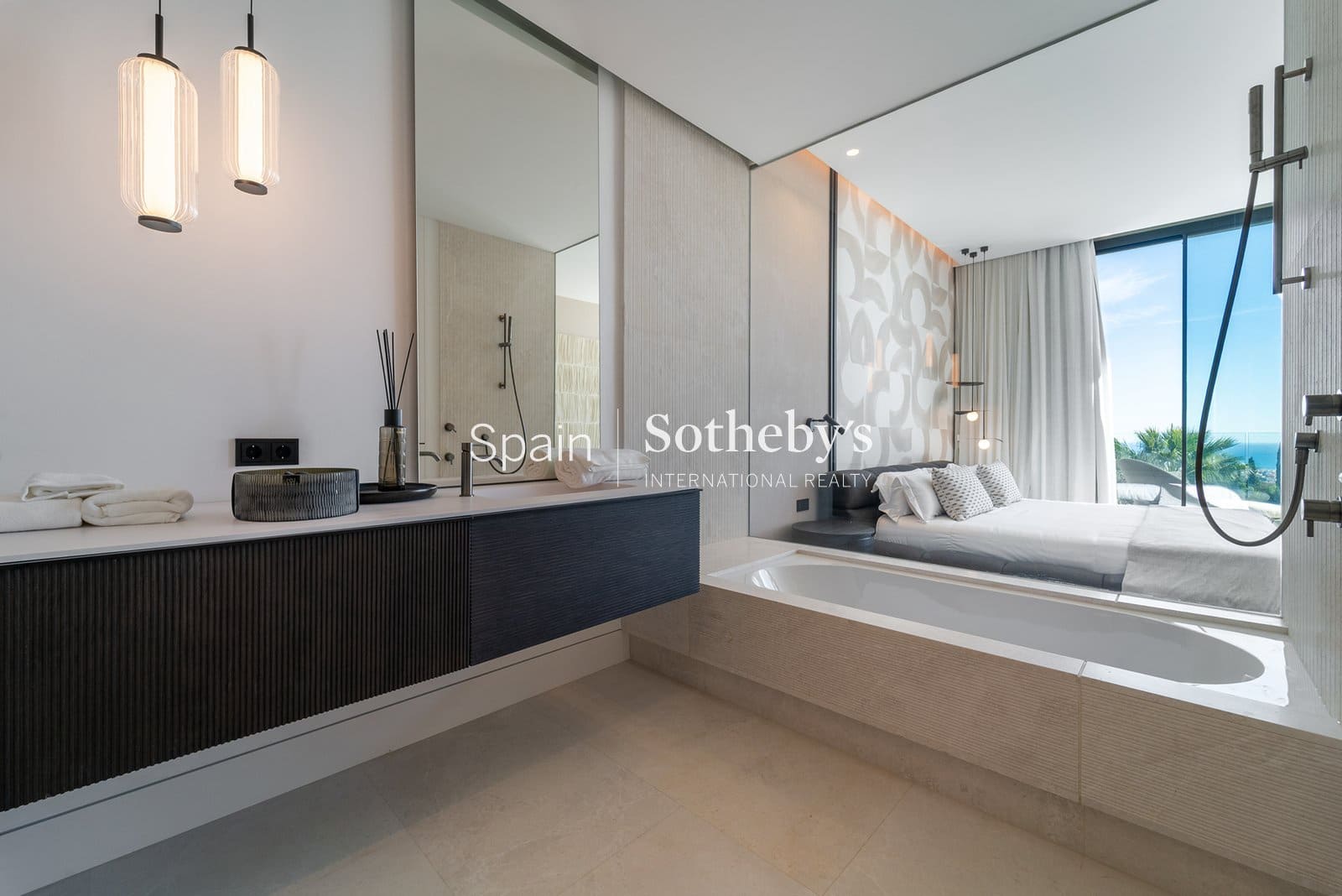 6 bedroom Villa for sale in Golden Mile with pool garage - € 14,950,000 (Ref: 9611999)