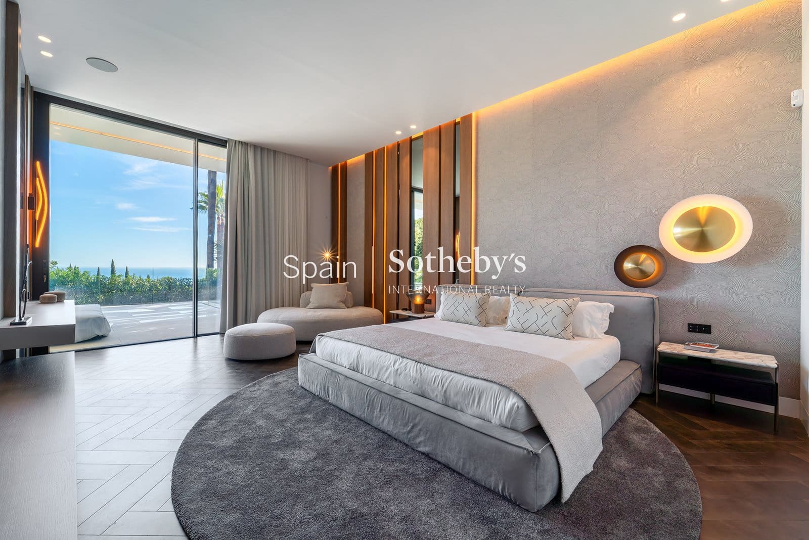 6 bedroom Villa for sale in Golden Mile with pool garage - € 14,950,000 (Ref: 9611999)