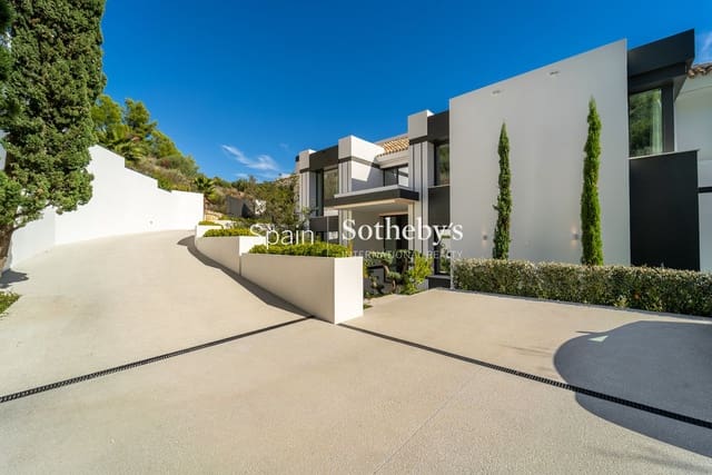 6 bedroom Villa for sale in Sierra Blanca, Marbella with pool garage - € 14,950,000 (Ref: 9611999)