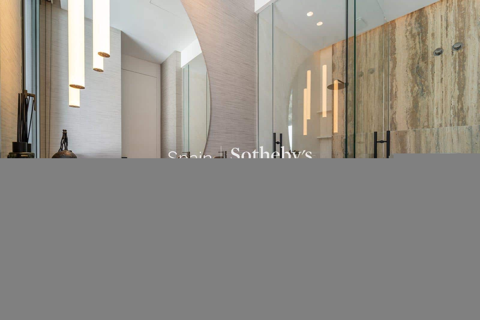 6 bedroom Villa for sale in Golden Mile with pool garage - € 14,950,000 (Ref: 9611999)