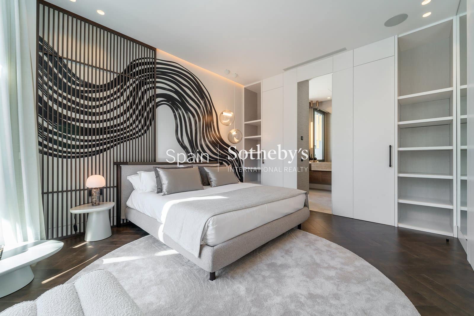 6 bedroom Villa for sale in Golden Mile with pool garage - € 14,950,000 (Ref: 9611999)