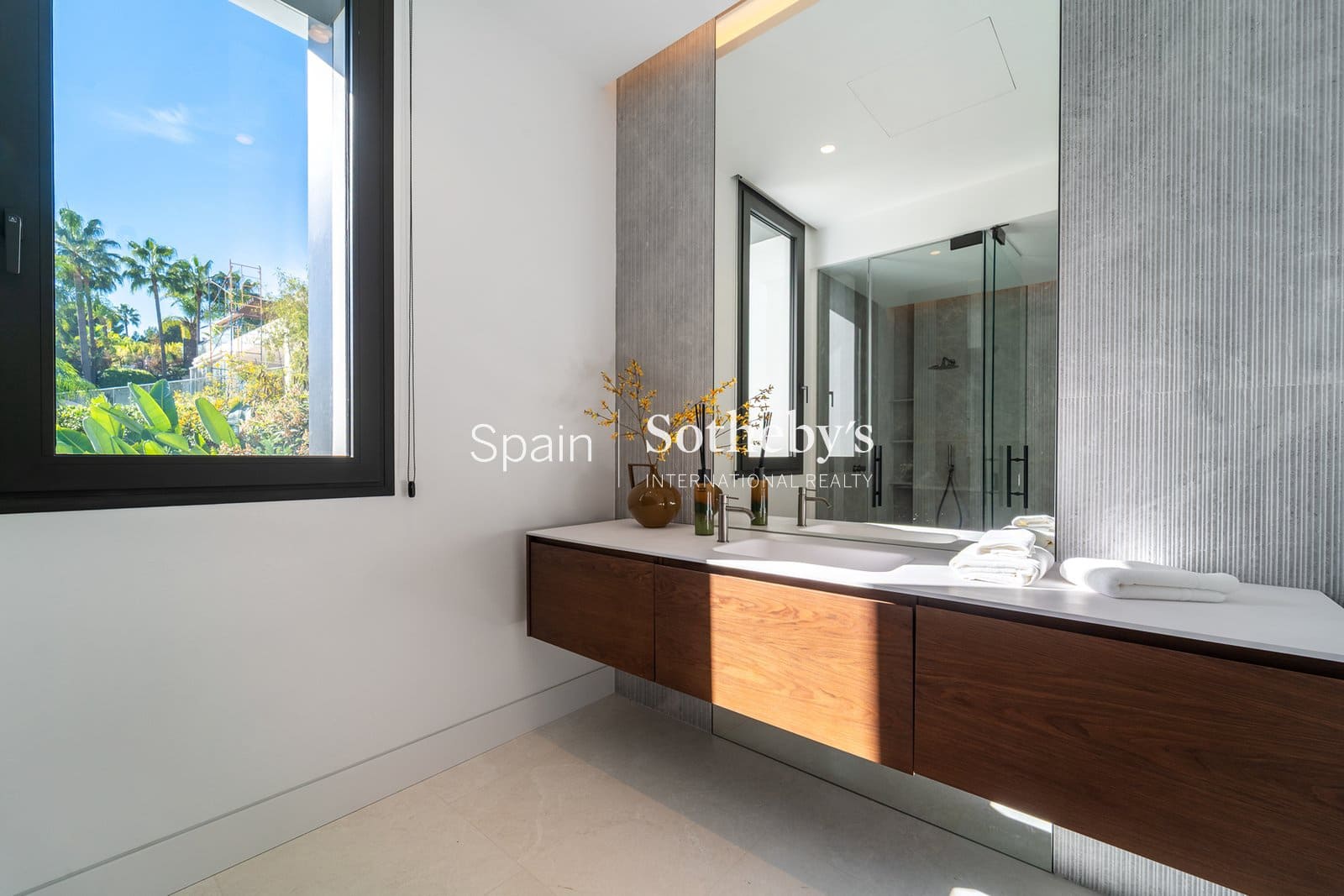 6 bedroom Villa for sale in Golden Mile with pool garage - € 14,950,000 (Ref: 9611999)