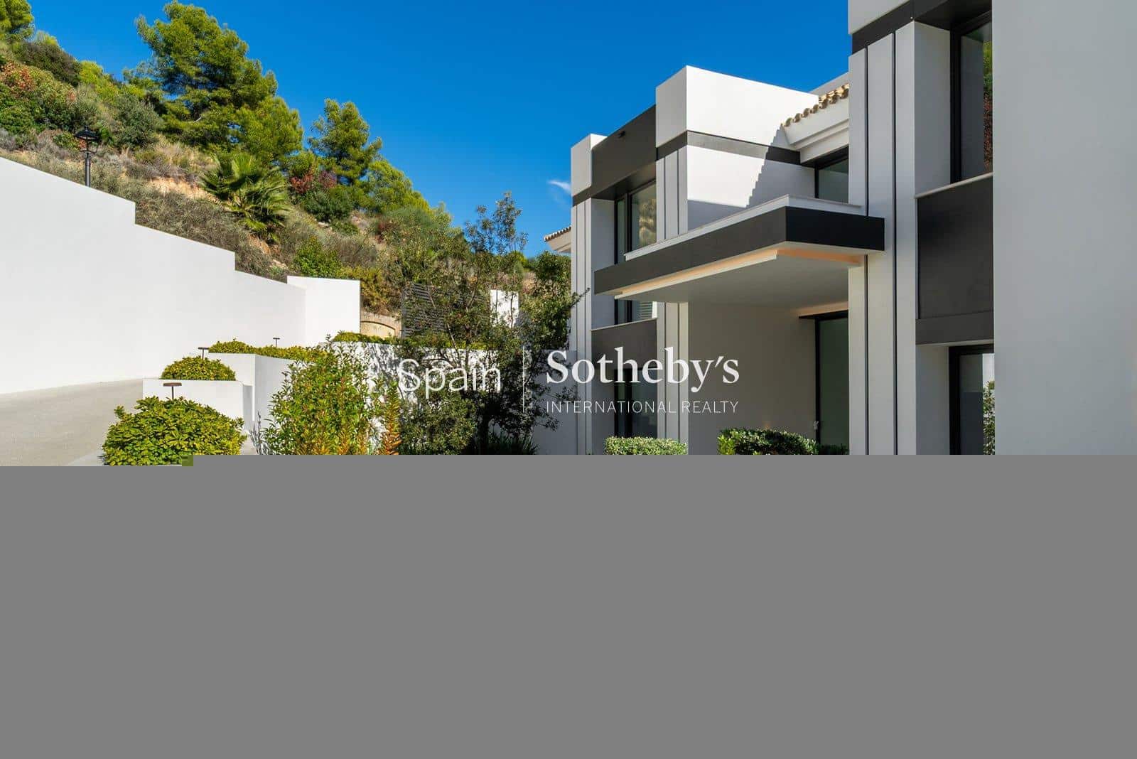 6 bedroom Villa for sale in Golden Mile with pool garage - € 14,950,000 (Ref: 9611999)