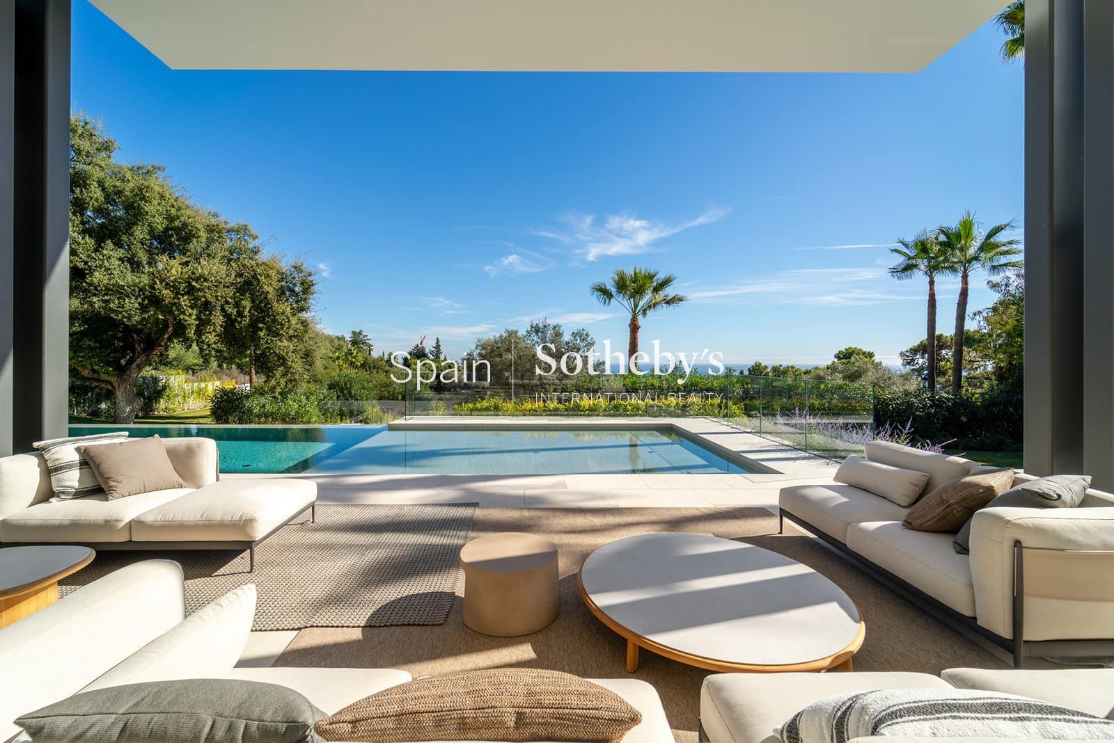 6 bedroom Villa for sale in Golden Mile with pool garage - € 14,950,000 (Ref: 9611999)