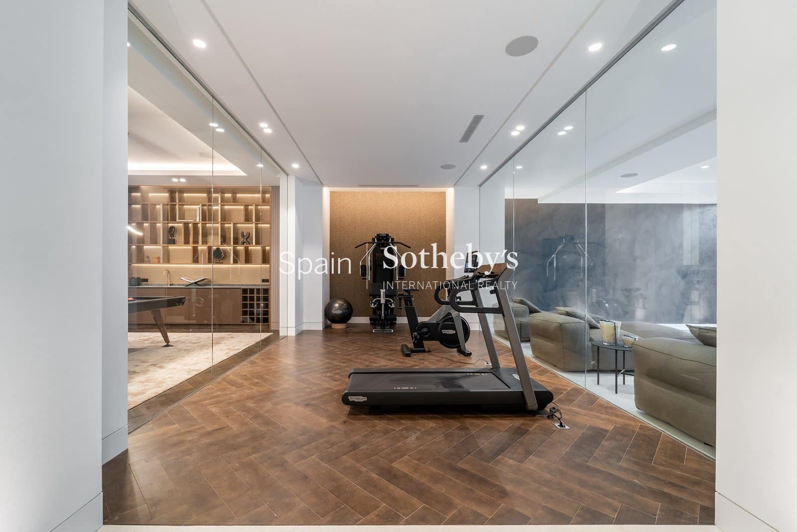 6 bedroom Villa for sale in Golden Mile with pool garage - € 14,950,000 (Ref: 9611999)