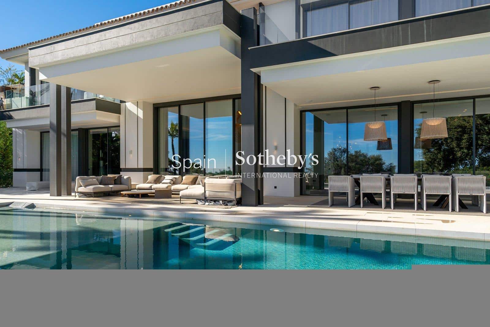 6 bedroom Villa for sale in Golden Mile with pool garage - € 14,950,000 (Ref: 9611999)