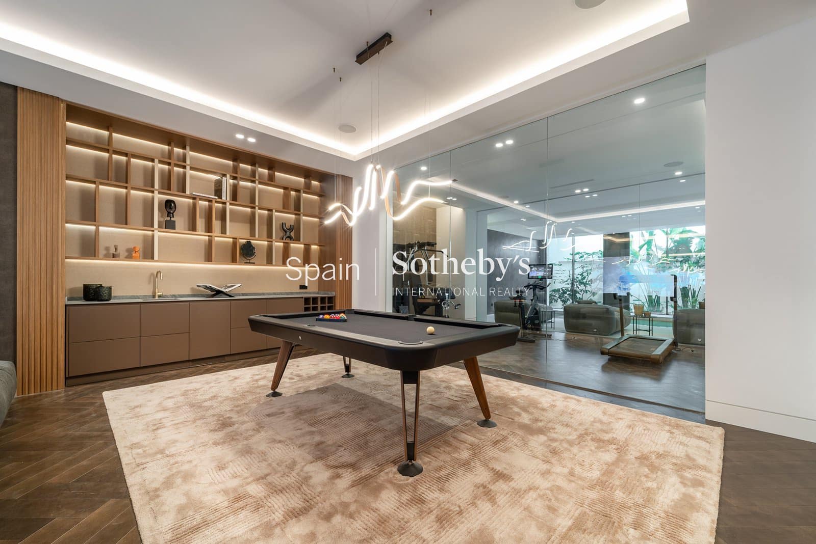 6 bedroom Villa for sale in Golden Mile with pool garage - € 14,950,000 (Ref: 9611999)