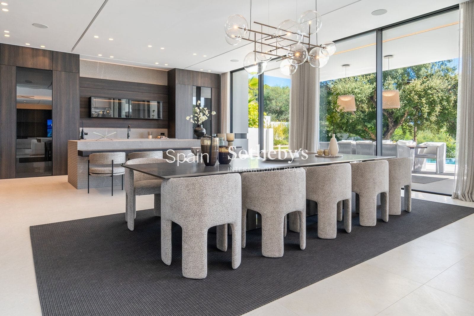 6 bedroom Villa for sale in Golden Mile with pool garage - € 14,950,000 (Ref: 9611999)