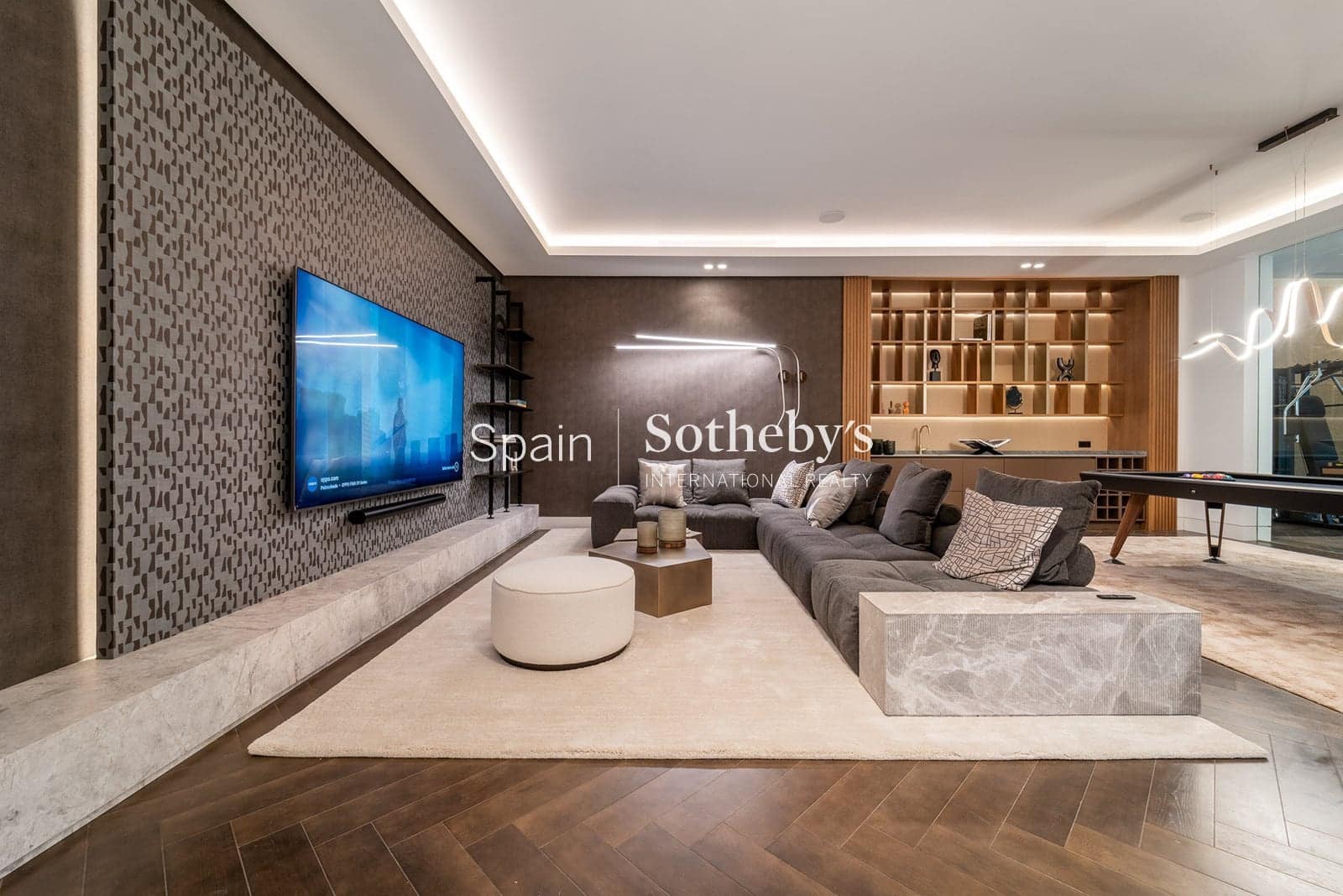 6 bedroom Villa for sale in Golden Mile with pool garage - € 14,950,000 (Ref: 9611999)