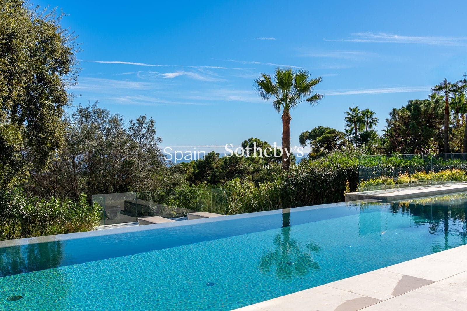 6 bedroom Villa for sale in Golden Mile with pool garage - € 14,950,000 (Ref: 9611999)