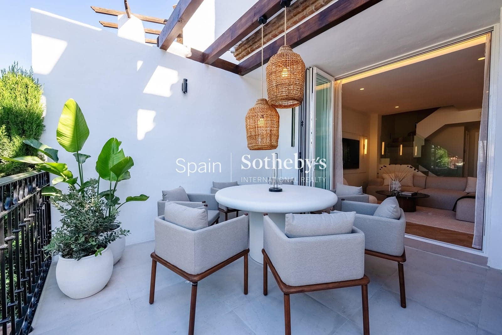 5 bedroom Semi-detached Villa for sale in Marbella with pool garage - € 2,495,000 (Ref: 9622704)